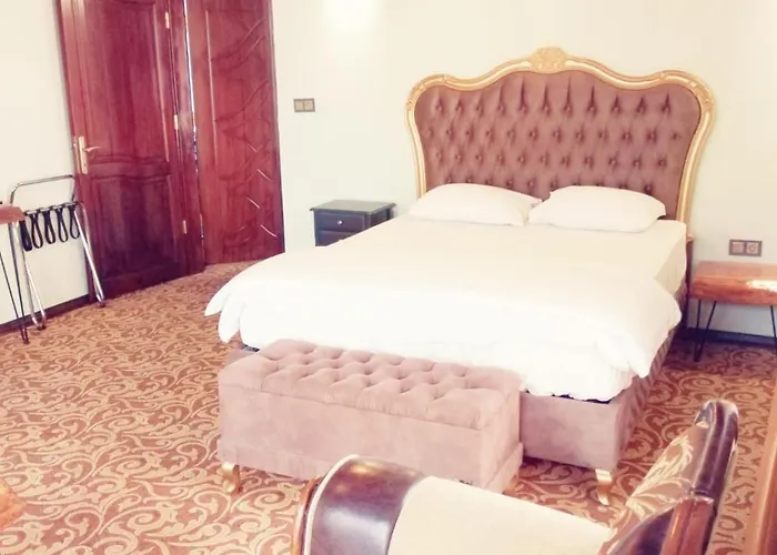 Kayibeyi & Restaurant מלון